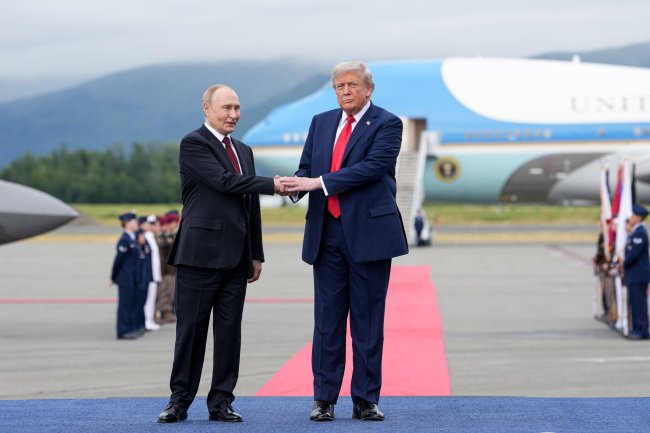 Трампу пояснювали, чому Донбас — ключовий, але він вірив у «російську силу» – NYT