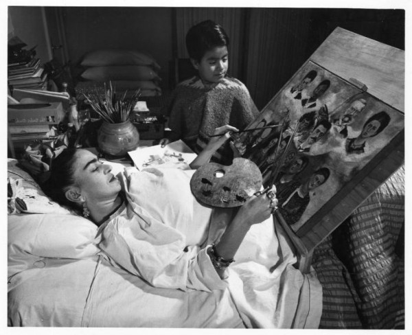 В конце жизни Кало была прикована к кровати но продолжала создавать свои шедевры.