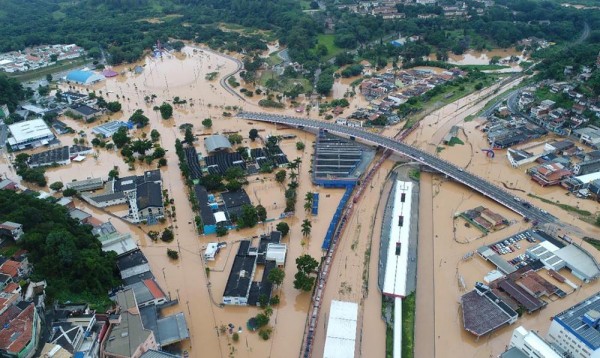 Город Франку-да-Роша во время наводнения.