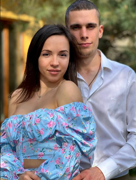Илья Енин с женой