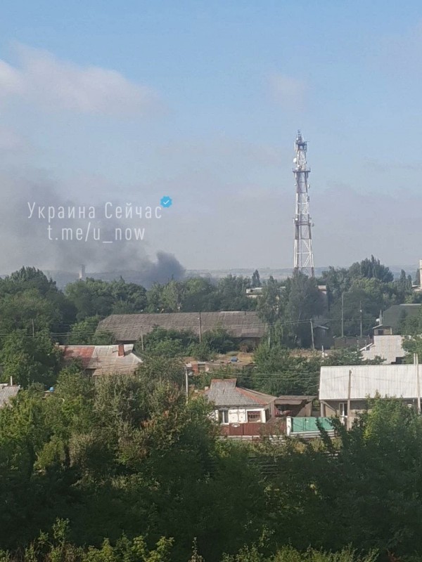 Дым над базой оккупантов в Кадиевке