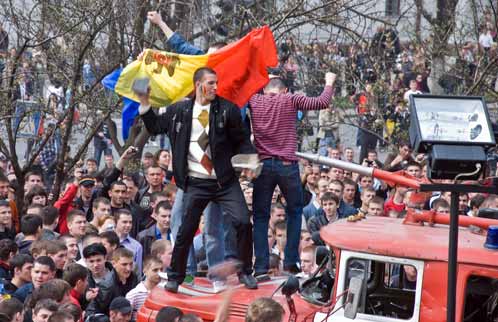 Весна 2009 года в Кишиневе - при участии румынских националистов здесь случилась «цветная» революция, одним из лозунгов которой был «Молдавия - это часть Румынии».