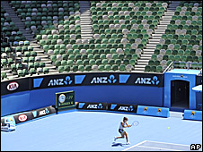 Сербская теннисистска Ана Иванович готовится к турниру Australian Open