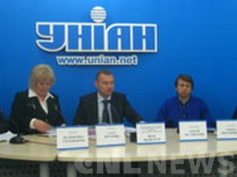 Пресс-конференция в УНИАНе. Фото с risu.org.ua