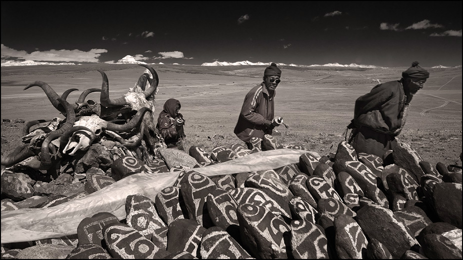 Тибетские паломники. Фотография Дмитрия Шатрова