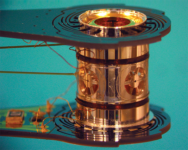 Металлический цилиндр, внутрь которого помещают мишень (фото Lawrence Livermore National Laboratory).
