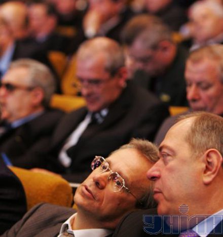 На съезде Партии регионов можно было наблюдать весьма трогательные картины. И на &ldquo;групповых планах&rdquo; &ndash; в зале...