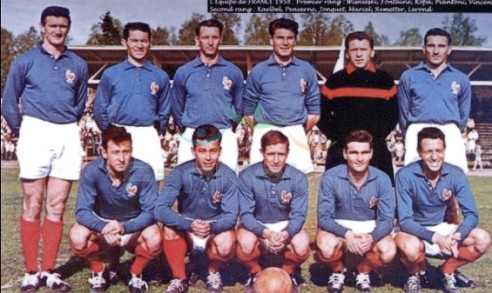 Сборная Франции образца 1958 года. Второй слева в нижнем ряду - знаменитый Жюст Фонтен, забивший на одном чемпионате за 6 матчей мира 13 мячей!