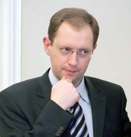 Яценюк с детства собирает значки.