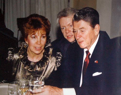 Супруга Президента СССР Раиса Горбачева и президент США Рональд Рейган. 2-я половина 1980-х гг.