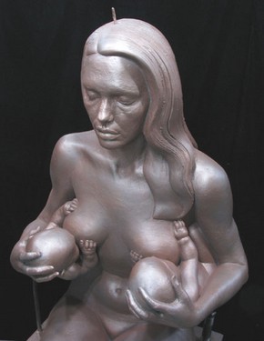 Голая Анджелина Джоли, кормящая грудью, украсит Оклахому 