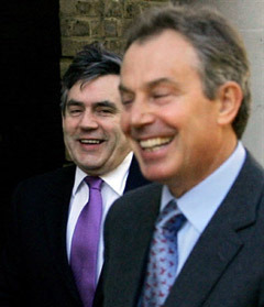 Гордон Браун и Тони Блэр. Фото (c)AFP