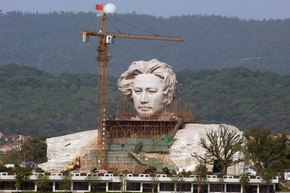 Самая большая статуя Мао слишком похожа на Бетховена. Фото | Фото: Getty Images